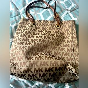Micheal kors  purse